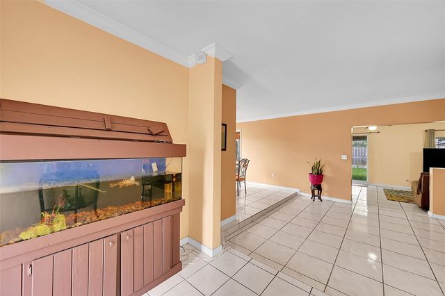 5991 NW 13th St, Sunrise, FL 33313