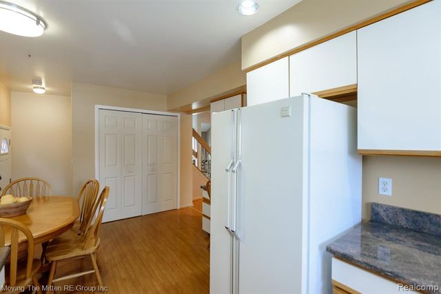 925 N Rosevere Avenue, Dearborn, MI 48128