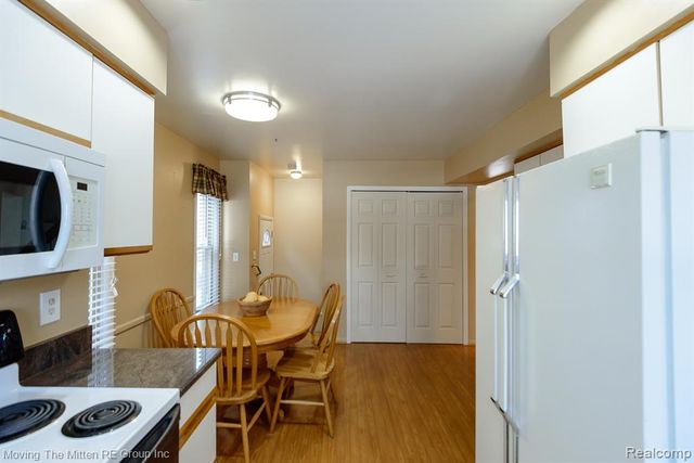 925 N Rosevere Avenue, Dearborn, MI 48128