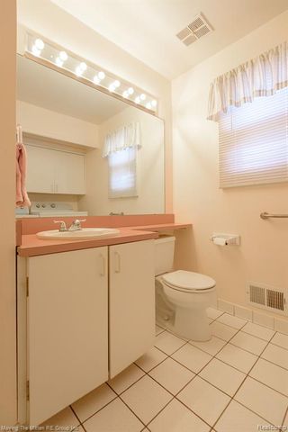 925 N Rosevere Avenue, Dearborn, MI 48128