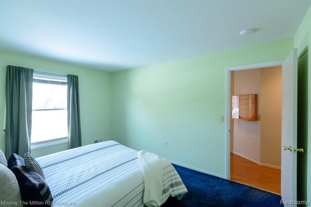 925 N Rosevere Avenue, Dearborn, MI 48128