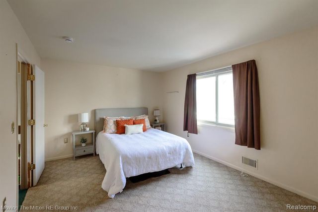 925 N Rosevere Avenue, Dearborn, MI 48128