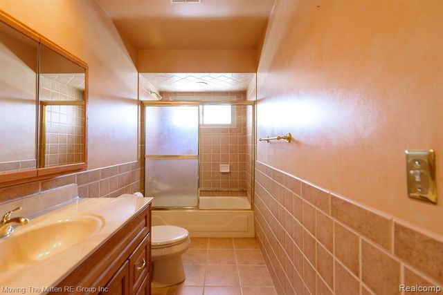 925 N Rosevere Avenue, Dearborn, MI 48128