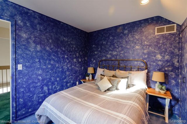 925 N Rosevere Avenue, Dearborn, MI 48128