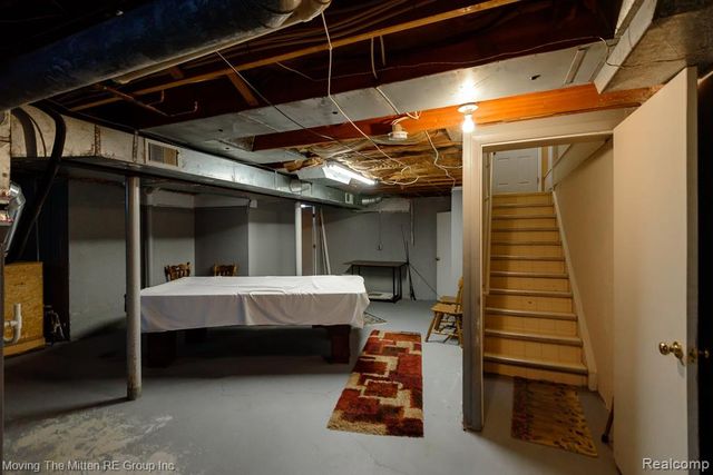 925 N Rosevere Avenue, Dearborn, MI 48128