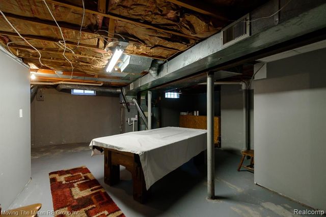 925 N Rosevere Avenue, Dearborn, MI 48128