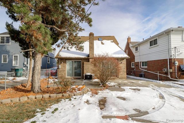 925 N Rosevere Avenue, Dearborn, MI 48128