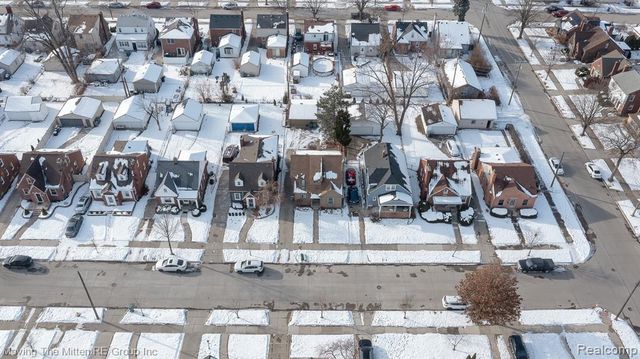 925 N Rosevere Avenue, Dearborn, MI 48128