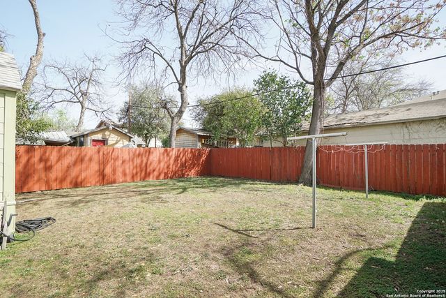 420 W Lullwood, San Antonio, TX 78212