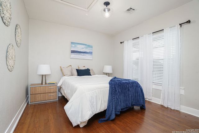 420 W Lullwood, San Antonio, TX 78212