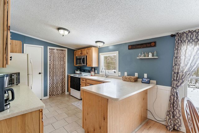 11 Beach Road, Milton, VT 05468