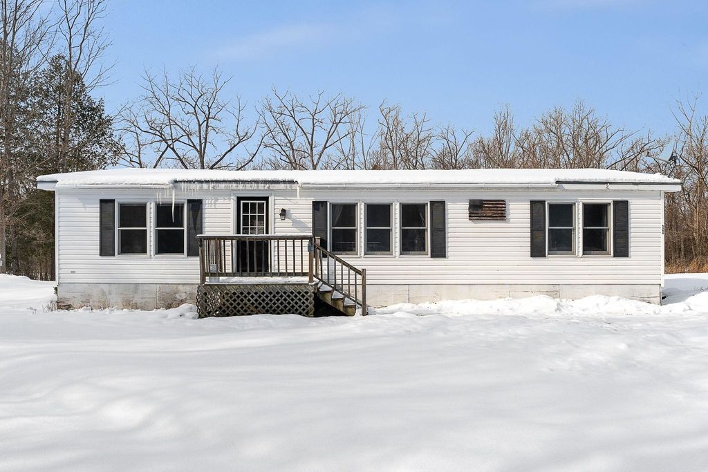 11 Beach Road, Milton, VT 05468