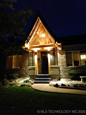 2612 E 17th Place, Tulsa, OK 74104