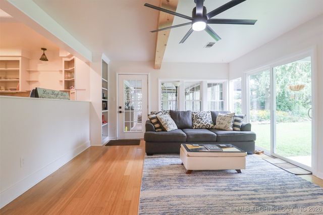 2612 E 17th Place, Tulsa, OK 74104