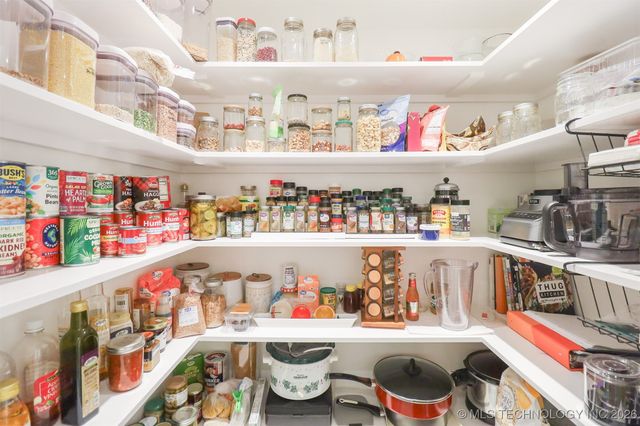 2612 E 17th Place, Tulsa, OK 74104