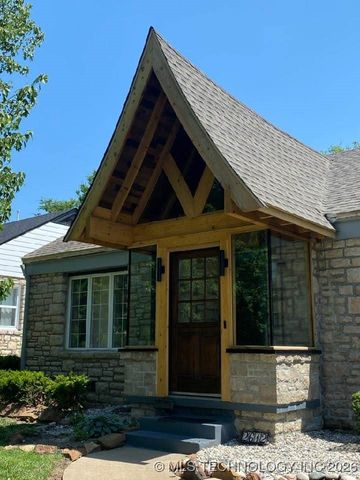 2612 E 17th Place, Tulsa, OK 74104