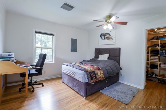 2612 E 17th Place, Tulsa, OK 74104