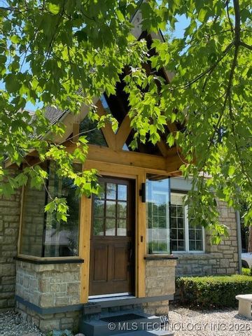 2612 E 17th Place, Tulsa, OK 74104