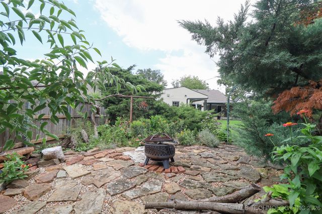 2612 E 17th Place, Tulsa, OK 74104