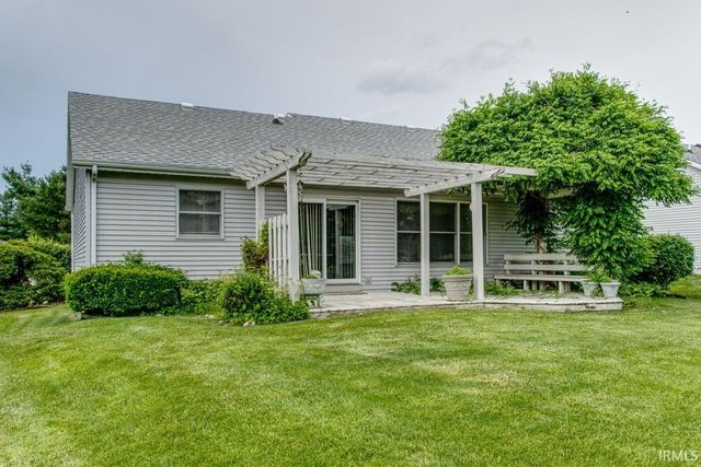 806 Eagle Cove Drive, South Bend, IN 46614