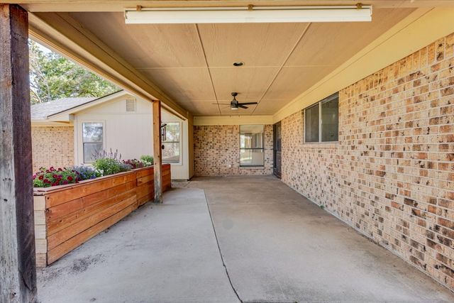 8105 Ravenswood Road, Granbury, TX 76049