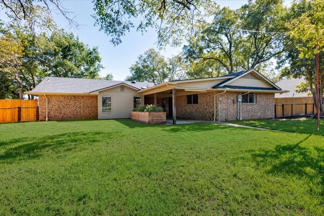 8105 Ravenswood Road, Granbury, TX 76049