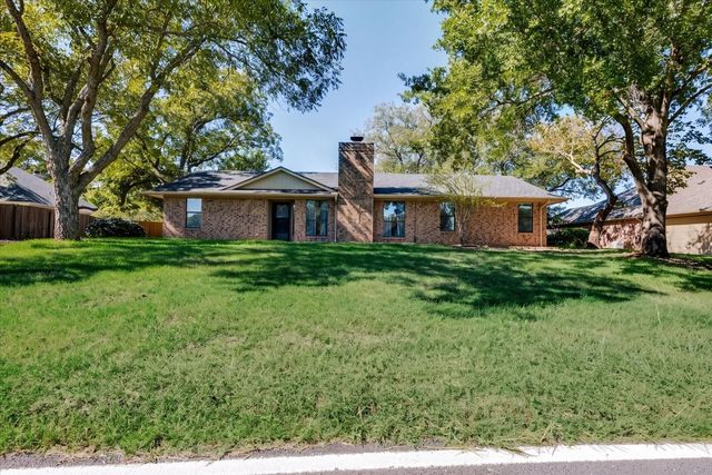 8105 Ravenswood Road, Granbury, TX 76049