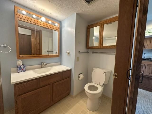 6500 Woodlake Drive 1104, Richfield, MN 55423