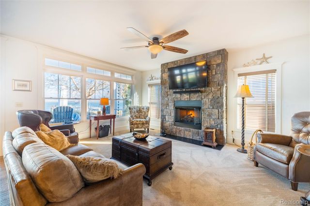 19495 Lighthouse Point, Grosse Ile Township, MI 48138