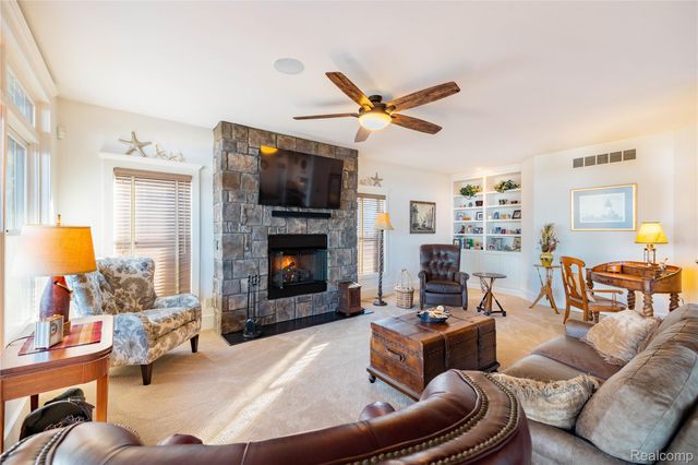 19495 Lighthouse Point, Grosse Ile Township, MI 48138