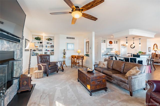 19495 Lighthouse Point, Grosse Ile Township, MI 48138