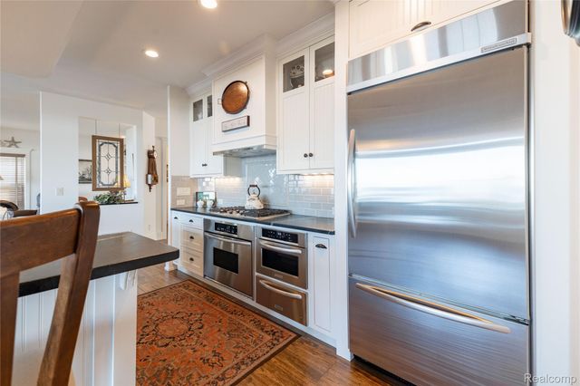 19495 Lighthouse Point, Grosse Ile Township, MI 48138