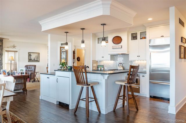 19495 Lighthouse Point, Grosse Ile Township, MI 48138