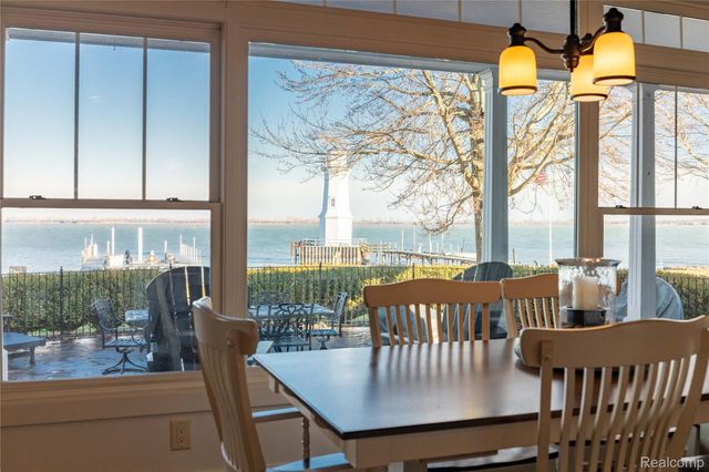 19495 Lighthouse Point, Grosse Ile Township, MI 48138