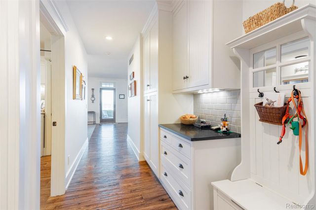 19495 Lighthouse Point, Grosse Ile Township, MI 48138