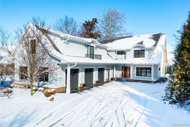 19495 Lighthouse Point, Grosse Ile Township, MI 48138