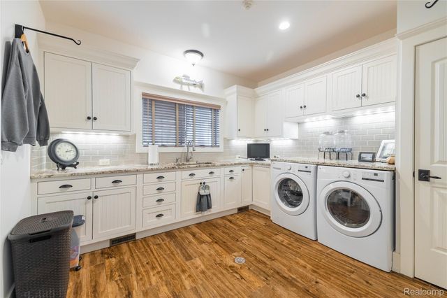 19495 Lighthouse Point, Grosse Ile Township, MI 48138