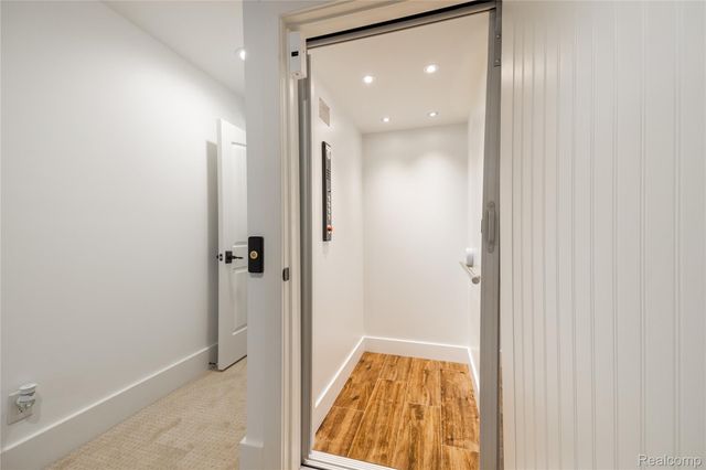 19495 Lighthouse Point, Grosse Ile Township, MI 48138