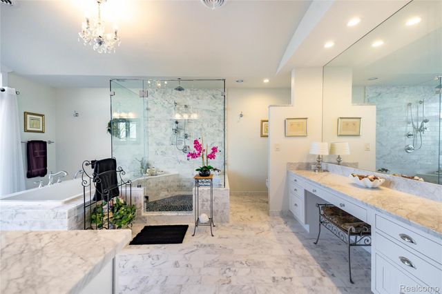 19495 Lighthouse Point, Grosse Ile Township, MI 48138