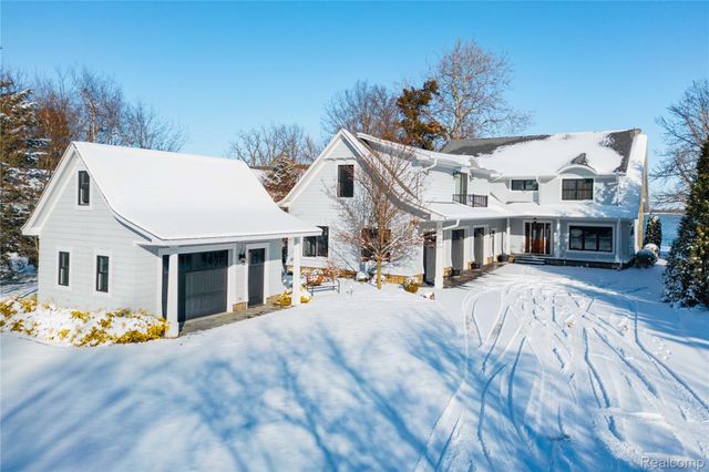 19495 Lighthouse Point, Grosse Ile Township, MI 48138