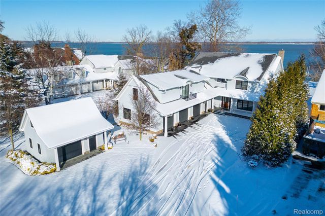 19495 Lighthouse Point, Grosse Ile Township, MI 48138