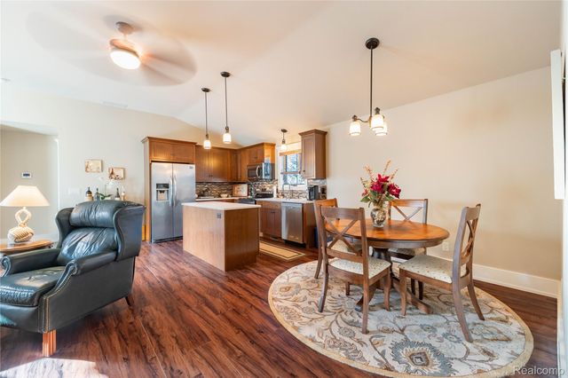 19495 Lighthouse Point, Grosse Ile Township, MI 48138