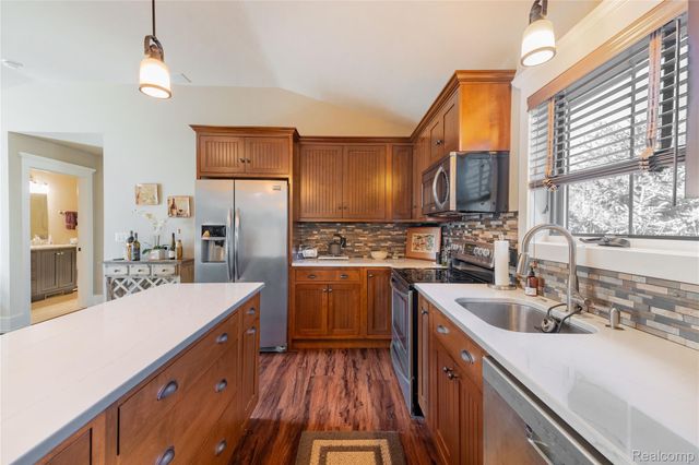 19495 Lighthouse Point, Grosse Ile Township, MI 48138