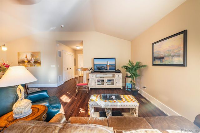 19495 Lighthouse Point, Grosse Ile Township, MI 48138