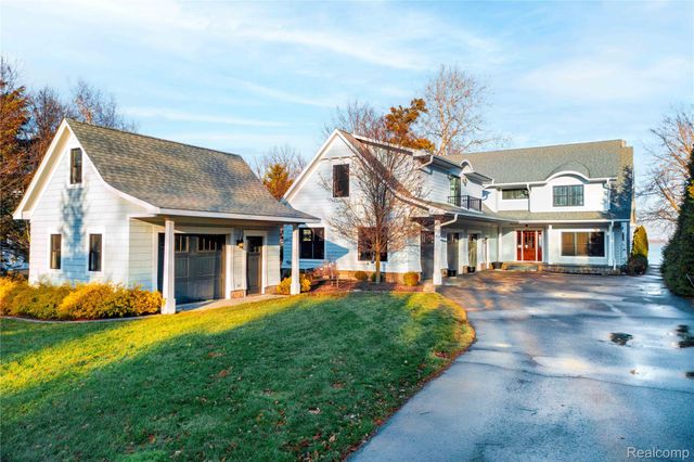 19495 Lighthouse Point, Grosse Ile Township, MI 48138