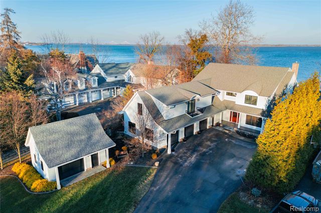19495 Lighthouse Point, Grosse Ile Township, MI 48138