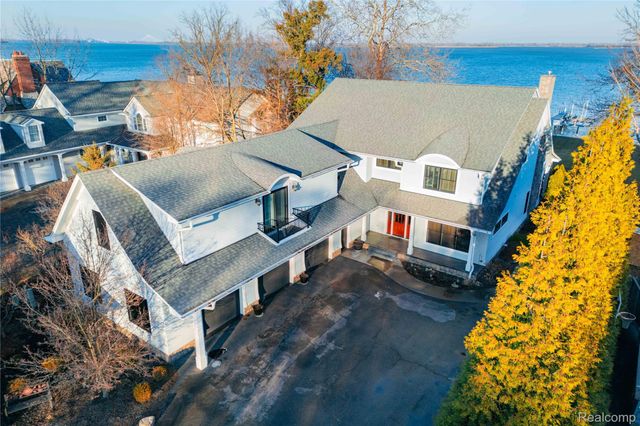 19495 Lighthouse Point, Grosse Ile Township, MI 48138