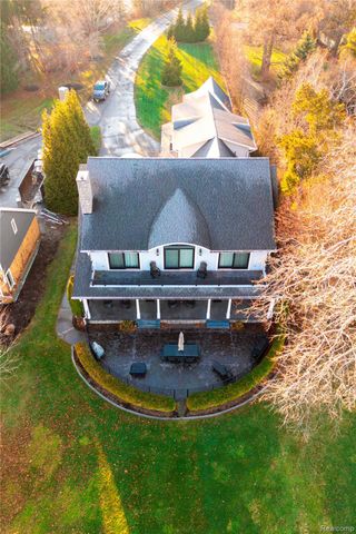 19495 Lighthouse Point, Grosse Ile Township, MI 48138