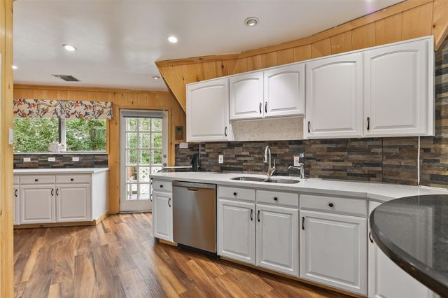 12901 E Barcelona, Galveston, TX 77554