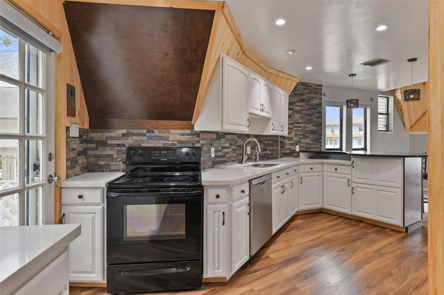 12901 E Barcelona, Galveston, TX 77554